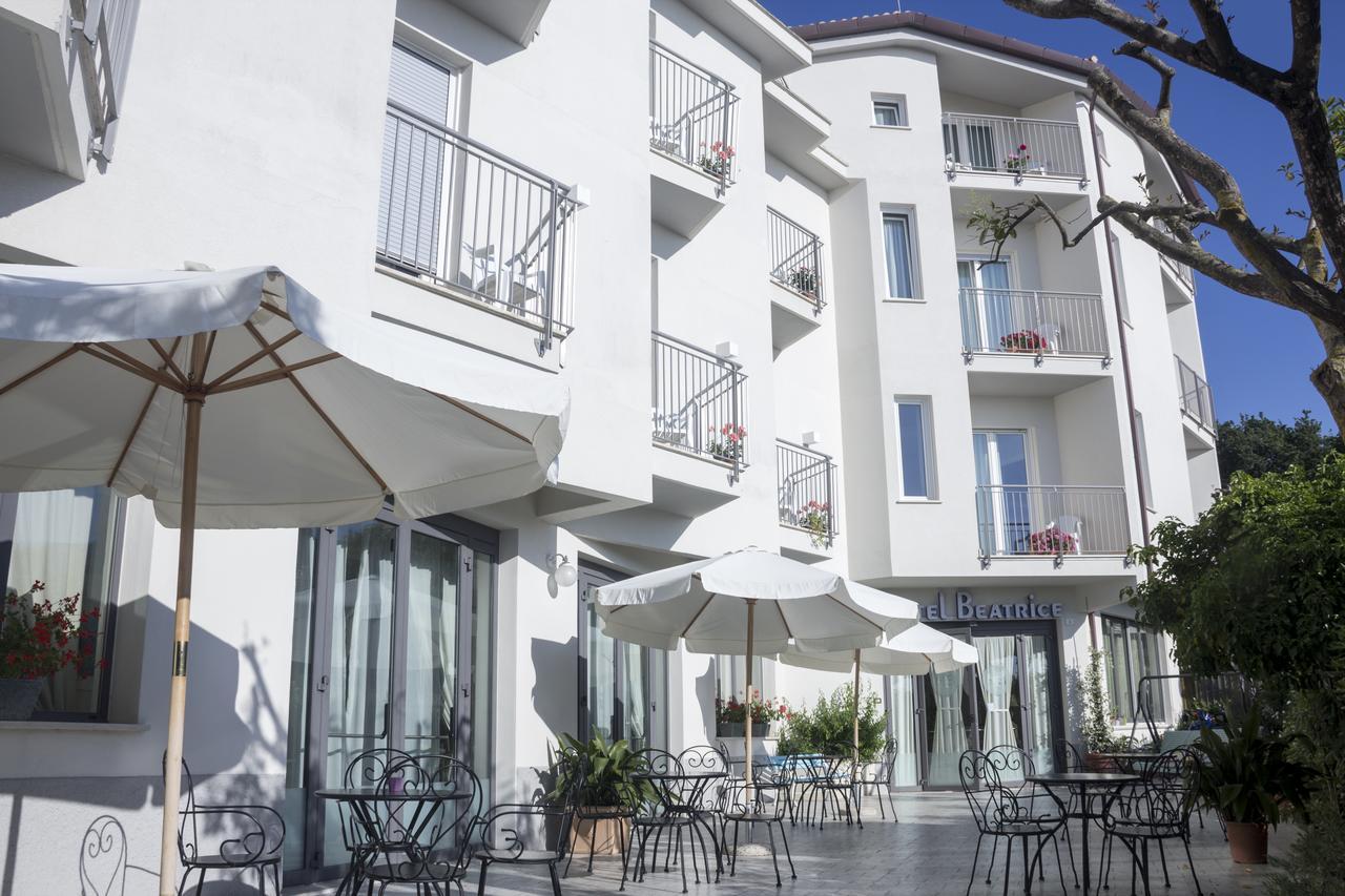 Hotel Beatrice Sirolo Kültér fotó